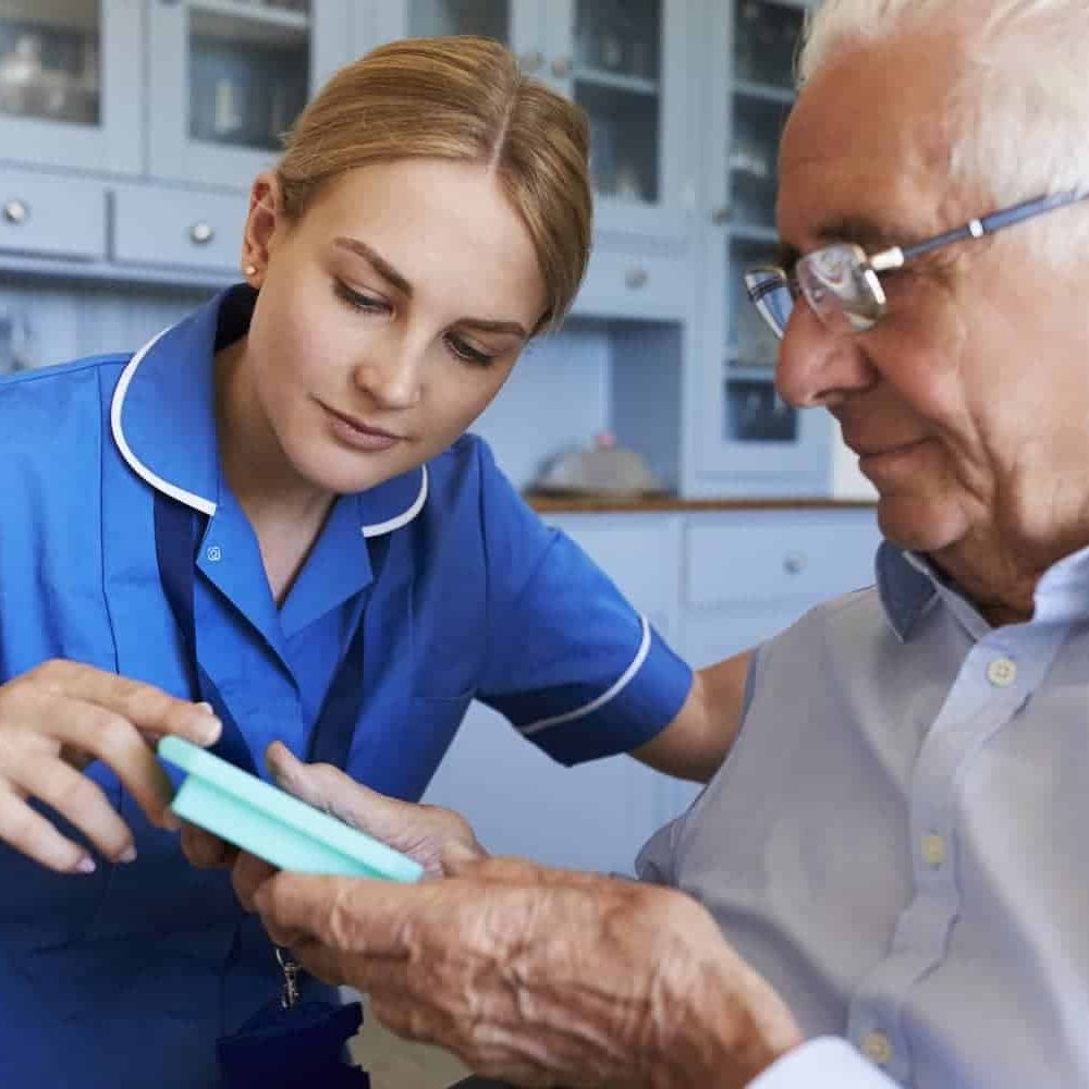 CommunityRegistered-Nurse-with-patient